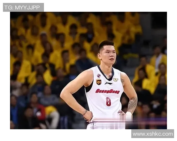 戴眼镜踢足球的外国球星那些事儿：挑战视力极限的运动传奇